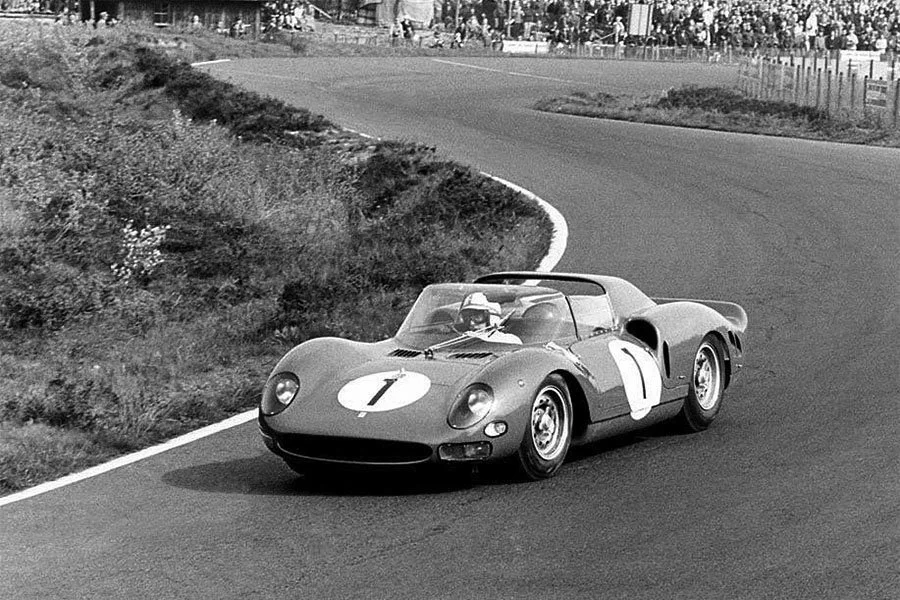 フェラーリ 330 P2 ベルリネッタ - マーキュリー #28 フェラーリ 330 P2 ベルリネッタ - マーキュリー #28 フェラーリ 330